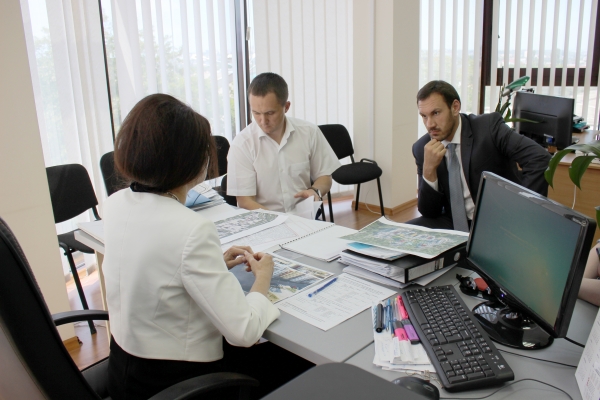 Специалисты Госкомрегистра продолжают оказывать содействие в оформлении недвижимости проекта «Город Мира» в Симферополе - «Госкомрегистр»