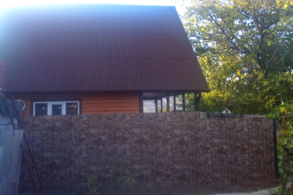 Специалисты Госземнадзора зафиксировали в Симферополе незаконное пользование 120 кв.м земли, на которой возведен частный дом - «Госкомрегистр»