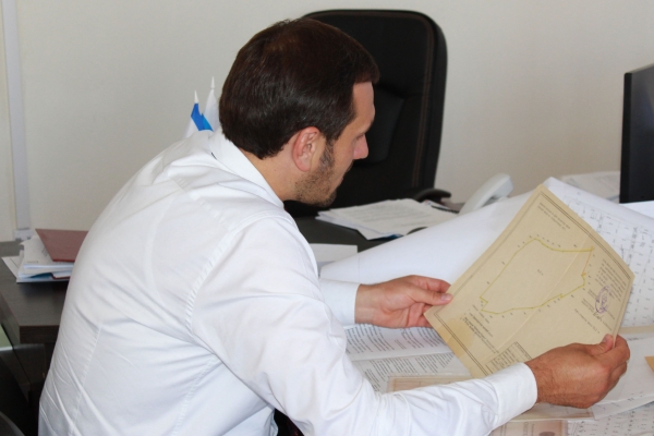 Прежде чем выделять гражданам земельные участки, руководству садоводческих товариществ необходимо оформить документы на весь массив — Александр Спиридонов - «Госкомрегистр»