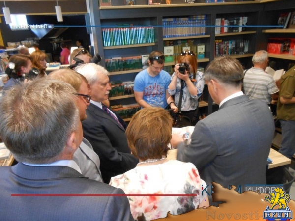 Петербург подарил Симферополю модное кафе с книгами (ФОТО, ВИДЕО) - «Общество Крыма»