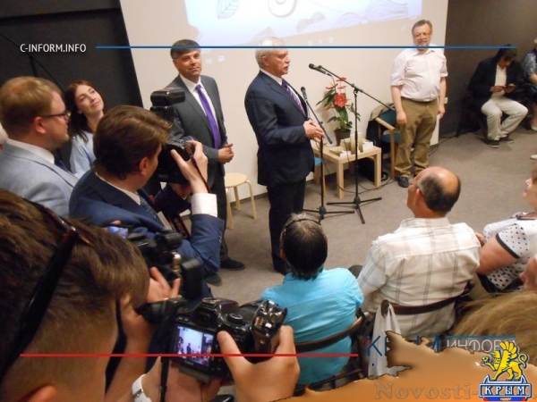 Петербург подарил Симферополю модное кафе с книгами (ФОТО, ВИДЕО) - «Общество Крыма»