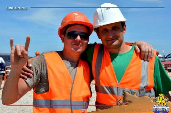 Строители нового аэровокзального комплекса весело провели время с детьми Симферополя в честь Дня города (ФОТО, ВИДЕО) - «Общество Крыма» Строители нового аэровокзального комплекса весело провели время с детьми Симферополя в честь Дня города (ФОТО, ВИДЕО) - «Общество Крыма»