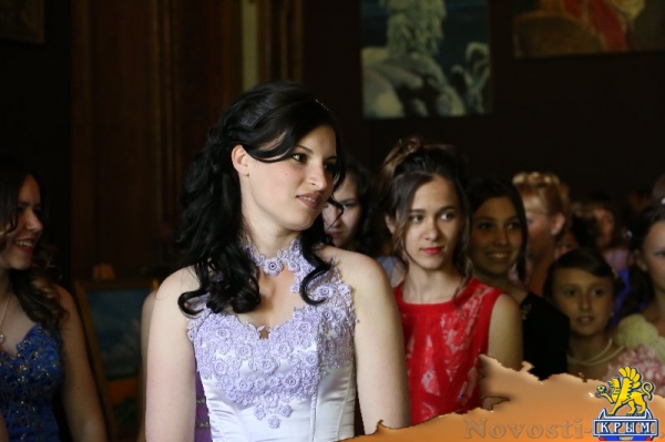 В ЛНР в дворянской усадьбе Мсциховского провели молодежный бал (ФОТО) - «Общество Крыма»