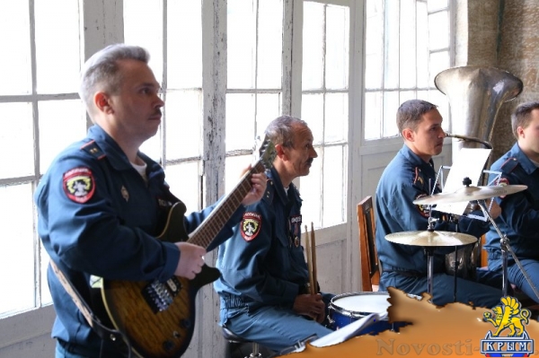 В ЛНР в дворянской усадьбе Мсциховского провели молодежный бал (ФОТО) - «Общество Крыма»