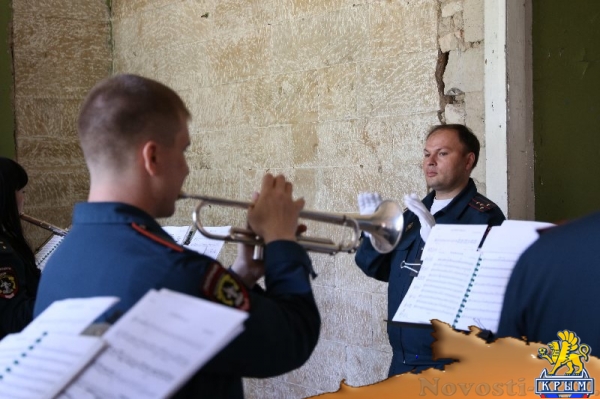 В ЛНР в дворянской усадьбе Мсциховского провели молодежный бал (ФОТО) - «Общество Крыма»