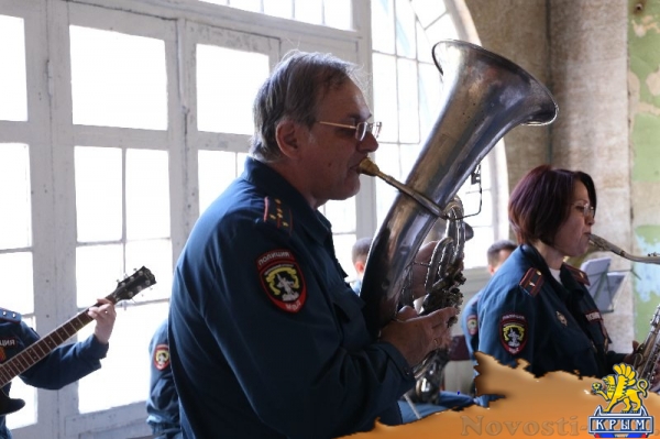 В ЛНР в дворянской усадьбе Мсциховского провели молодежный бал (ФОТО) - «Общество Крыма»