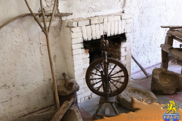 В ЛНР в дворянской усадьбе Мсциховского провели молодежный бал (ФОТО) - «Общество Крыма»