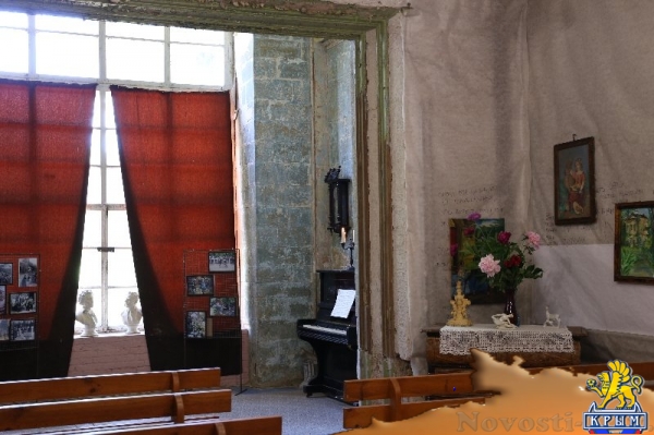 В ЛНР в дворянской усадьбе Мсциховского провели молодежный бал (ФОТО) - «Общество Крыма»