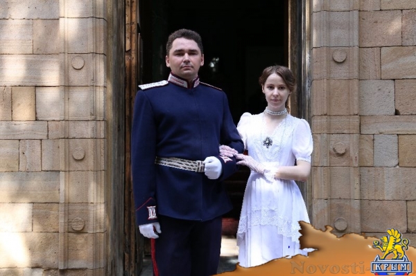 В ЛНР в дворянской усадьбе Мсциховского провели молодежный бал (ФОТО) - «Общество Крыма»