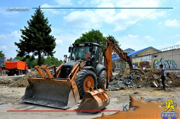 Власти Симферополя возобновили зачистку площади перед Центральным рынком (ФОТО) - «Политика Крыма»