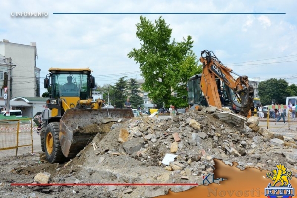 Власти Симферополя возобновили зачистку площади перед Центральным рынком (ФОТО) - «Политика Крыма»