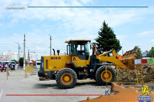 Власти Симферополя возобновили зачистку площади перед Центральным рынком (ФОТО) - «Политика Крыма»