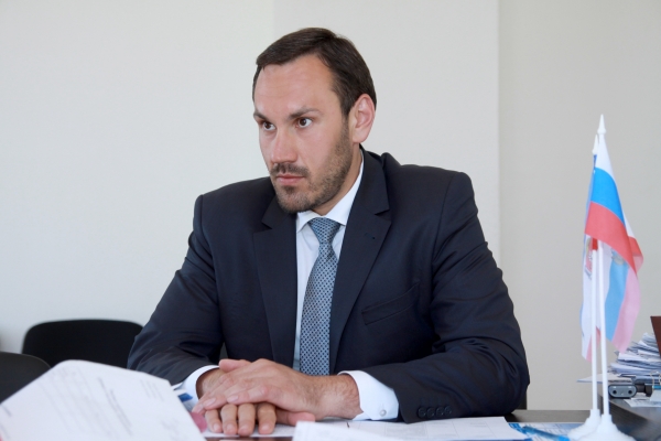 Консультирование граждан по комплексным вопросам — неотъемлемая часть работы Госкомрегистра — Александр Спиридонов - «Госкомрегистр»