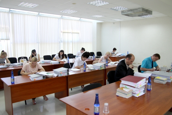 160 специалистов Госкомрегистра сдали центральной экзаменационной комиссии Росреестра экзамен на госрегистратора - «Госкомрегистр»