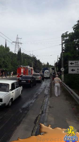 Из-за крупного ДТП в Массандре в пробке стоит вся Ялта - «Новости Крыма»