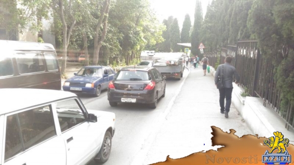 Из-за крупного ДТП в Массандре в пробке стоит вся Ялта - «Новости Крыма»