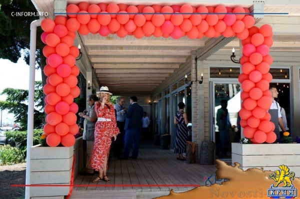 Олигарх Лебедев открыл на набережной Алушты антимакдоналдс (ФОТО, ВИДЕО) - «Политика Крыма»