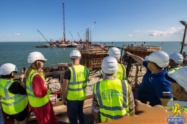 Около полусотни зарубежных журналистов посетили стройплощадку Крымского моста (ФОТО, ВИДЕО) - «Общество Крыма»