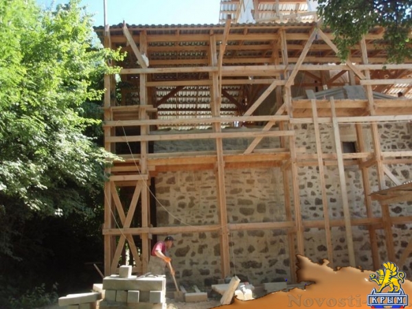 Ремонтно-реставрационные работы в монастыре Сурб-Хач в Старом Крыму завершатся к концу июня (ФОТО) - «Экономика Крыма»