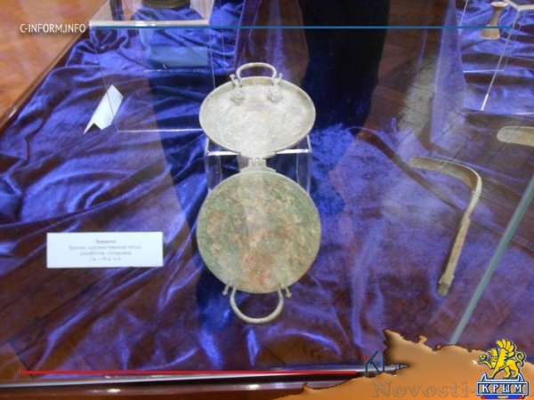 ФСБ представила в Центральном музее Тавриды изъятые у «черных археологов» ценности (ФОТО, ВИДЕО) - «70 лет Победы»