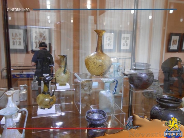 ФСБ представила в Центральном музее Тавриды изъятые у «черных археологов» ценности (ФОТО, ВИДЕО) - «70 лет Победы»