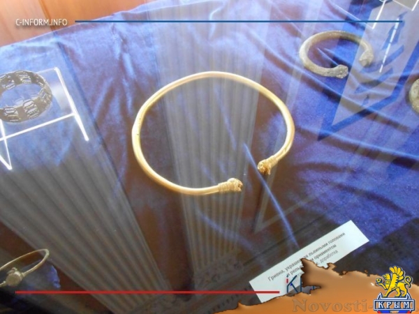 ФСБ представила в Центральном музее Тавриды изъятые у «черных археологов» ценности (ФОТО, ВИДЕО) - «70 лет Победы»