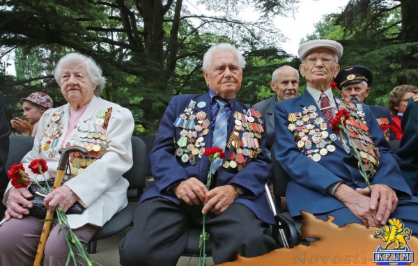 В день памяти и скорби в Симферополе возложили цветы к могиле Неизвестного солдата (ФОТО) - «Симферополь»