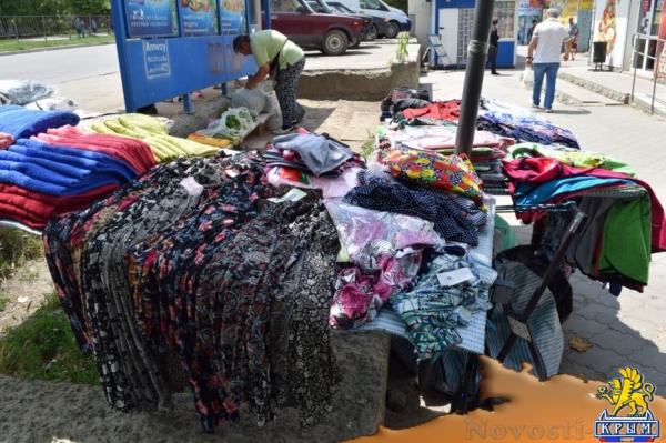 13 мигрантов задержали в Симферополе за незаконную торговлю (ФОТО) - «Симферополь»
