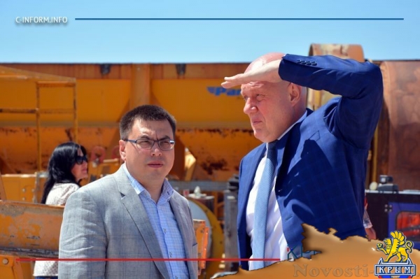 Строители уложили первый асфальт на километровом участке трассы Дубки – Левадки под Симферополем (ФОТО, ВИДЕО) - «Культура Крыма»