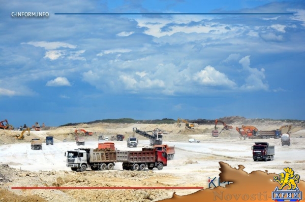 Строители уложили первый асфальт на километровом участке трассы Дубки – Левадки под Симферополем (ФОТО, ВИДЕО) - «Культура Крыма»