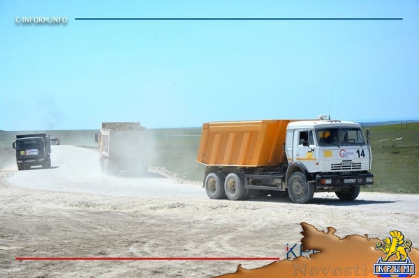 Строители уложили первый асфальт на километровом участке трассы Дубки – Левадки под Симферополем (ФОТО, ВИДЕО) - «Культура Крыма»