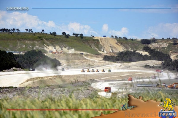 Строители уложили первый асфальт на километровом участке трассы Дубки – Левадки под Симферополем (ФОТО, ВИДЕО) - «Культура Крыма»