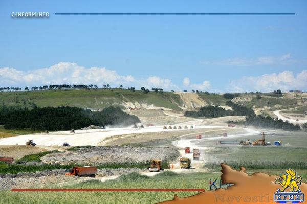 Строители уложили первый асфальт на километровом участке трассы Дубки – Левадки под Симферополем (ФОТО, ВИДЕО) - «Культура Крыма»