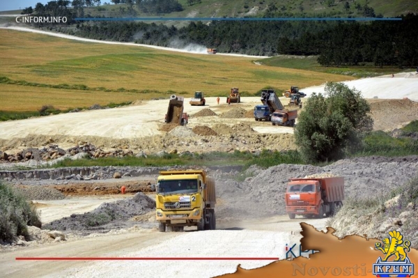 Строители уложили первый асфальт на километровом участке трассы Дубки – Левадки под Симферополем (ФОТО, ВИДЕО) - «Культура Крыма»