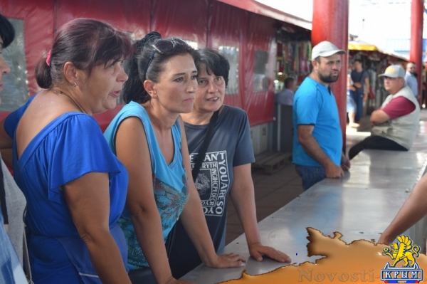 Стихийщики заняли предоставленные властями Симферополя 50 мест на Центральном рынке (ФОТО) - «Культура Крыма»
