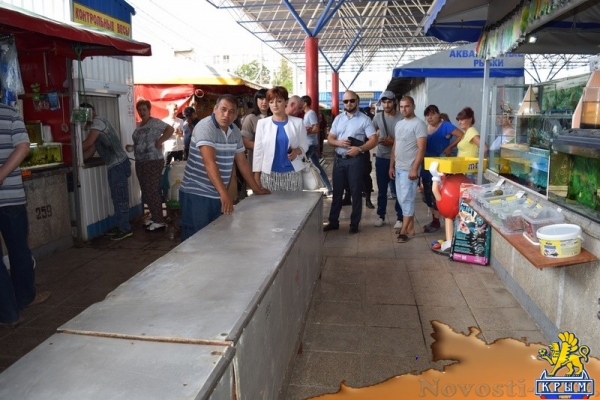 Стихийщики заняли предоставленные властями Симферополя 50 мест на Центральном рынке (ФОТО) - «Культура Крыма»