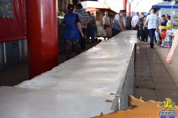 Стихийщики заняли предоставленные властями Симферополя 50 мест на Центральном рынке (ФОТО) - «Культура Крыма»