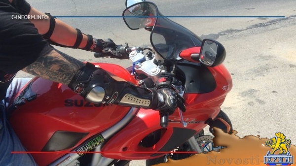 Крыминформ подарил 20 л бензина мотоциклисту из ролика с дерзким нарушителем (ФОТО, ВИДЕО) - «Политика Крыма»