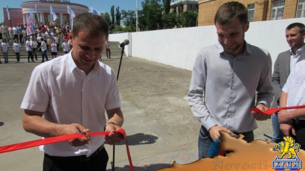 В Стаханове открыли Центр молодежных инициатив (ФОТО) - «Общество Крыма»