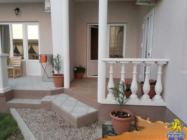 Отдых-эконом в Евпатории. Апартаменты и Номера в Гостевом доме (Штормовое - 24 км от Евпатории). СКИДКА 5% НА 19-27 июля! Отдых в Крыму 2017 - жильё в Крыму без посредников - «Отдых в Евпатории»