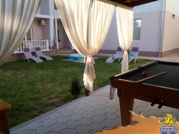 Отдых-эконом в Евпатории. Апартаменты и Номера в Гостевом доме (Штормовое - 24 км от Евпатории). СКИДКА 10% НА 19-27 июля! Отдых в Крыму 2017 - жильё в Крыму без посредников - «Отдых в Евпатории»