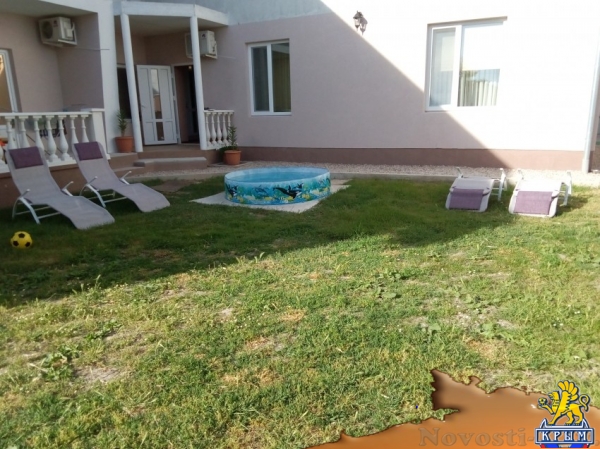 Отдых-эконом в Евпатории. Апартаменты и Номера в Гостевом доме (Штормовое - 24 км от Евпатории). СКИДКА 10% НА 19-27 июля! Отдых в Крыму 2017 - жильё в Крыму без посредников - «Отдых в Евпатории»