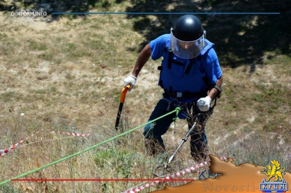 Отголоски войны: пиротехники «Лидера» разминируют крепость у Крымского моста - «70 лет Победы»