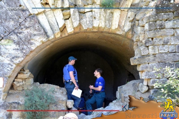 Отголоски войны: пиротехники «Лидера» разминируют крепость у Крымского моста - «70 лет Победы»