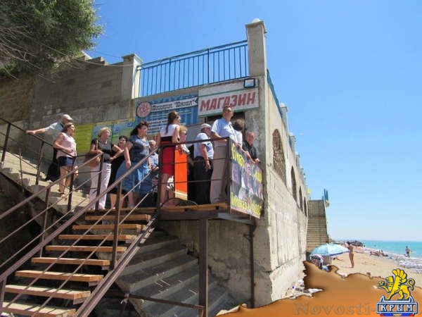 Депутаты признали пляжи Николаевки под аварийными обрывами готовыми к курортному сезону (ФОТО) - «Политика Крыма»