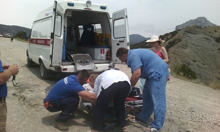 Спасатели «КРЫМ-СПАС» оказали помощь женщине в горно-лесной местности - «МЧС» Спасатели «КРЫМ-СПАС» оказали помощь женщине в горно-лесной местности - «МЧС»