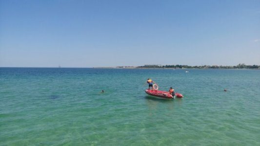 Спасатели Черноморского аварийно-спасательного отряда «КРЫМ-СПАС» отработали способы спасения пострадавшего на воде - «МЧС»