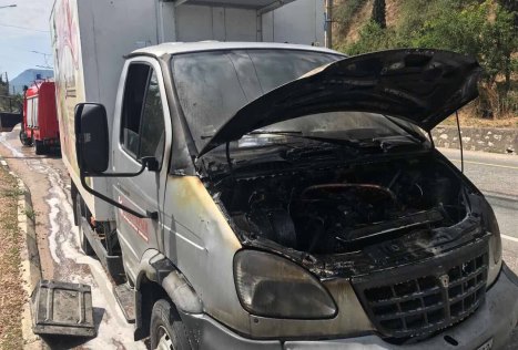 Огнеборцы ГКУ РК «Пожарная охрана Республики Крым» с. Доброе ликвидировали загорание легкового автомобиля на Ялтинской трассе - «МЧС» Огнеборцы ГКУ РК «Пожарная охрана Республики Крым» с. Доброе ликвидировали загорание легкового автомобиля на Ялтинской трассе - «МЧС»