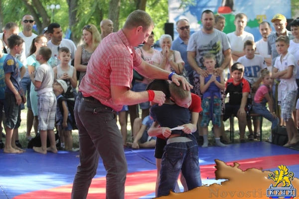 Спортсмен клуба «Слава» стал абсолютным чемпионом в борьбе на поясах - «Керчь»