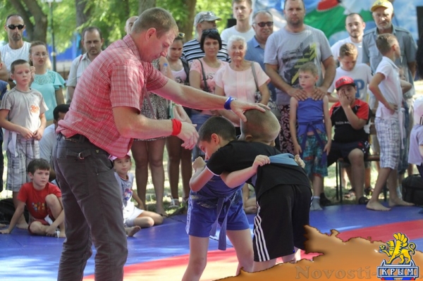 Спортсмен клуба «Слава» стал абсолютным чемпионом в борьбе на поясах - «Керчь»